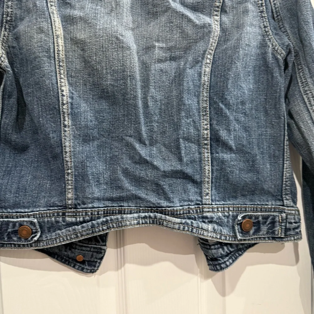 American Eagle Cropped Denim Jacket - Picture 4 of 13